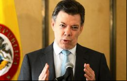 Santos destacó que el nuevo gabinete está conformado por colombianos que, sin ser del gobierno “apuestan y han apostado con decisión a apoyar el proceso de paz”.