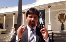  Con ese dinero se pudo haber construido 6.000 hospitales y pagar 22 millones de tratamientos oncológicos, aseguró el legislador opositor Freddy Guevara
