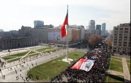 Los estudiantes advirtieron una radicalización de sus protestas en busca de acelerar la marcha de una reforma educativa emprendida por el gobierno de Bachelet.
