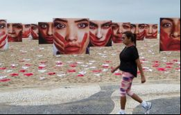 Las prendas íntimas representan las 420 mujeres que son violadas cada tres días en Brasil, donde se calculan 50.000 ataques sexuales contra mujeres por año