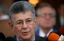 “Lo que pasó en el Consejo Nacional Electoral es muy grave”, declaró al instalar la sesión del Parlamento Ramos Allup e hizo un llamado “a la reflexión”