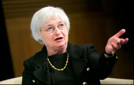 La presidente de la Reserva Federal Janet Yellen dijo que la economía se había expandido a ritmo moderado y los avances en el mercado laboral fueron fuertes