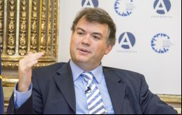 Respecto a la inflación, “aunque aún está alta en los países de América del Sur, vemos que ya empieza a descender en la mayoría de ellos” afirma Juan Ruiz