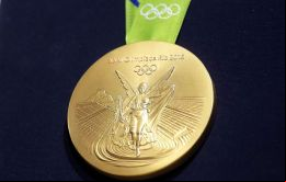 Se estima que cada medalla de oro, realmente tiene 6,7 gramos de este material, que cuestan y equivalen al 1,34% de la composición total. 