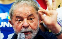 “Ustedes serán mi apoyo electoral en 2018”, declaró durante su intervención, llamando a sus enfervorizados seguidores a “seguir luchando por este país” 