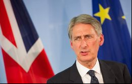 Debemos esperar algunas turbulencias mientras avanzamos en este proceso negociador, dijo a la BBC Philip Hammond