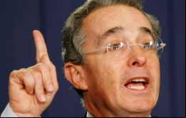 Uribe cuestionó además los privilegios al partido de las FARC y la elegibilidad de responsables de delitos atroces