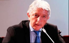 Carlos Foradori hizo entrega de una nota al embajador británico Mark Kent, con una formal y enérgica protesta ante los mencionados ejercicios militares