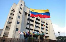 El Tribunal Supremo de Justicia ordenó al Legislativo “abstenerse de continuar con el pretendido juicio político” contra el mandatario Nicolás Maduro.