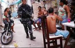 Ciudad de Dios cobró otra vez protagonismo por los enfrentamientos que comenzaron el sábado y dejaron 11 muertos, cuatro de ellos de la Policía Militar.