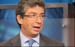 La principal tabacalera del mundo terminará por no fabricar cigarrillos convencionales, dijo Andre Calantzopoulos, CEO de Philip Morris