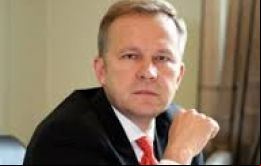 Según Ilmars Rimsevics del Banco de Letonia la mayor parte del dinero inyectado a la economía letona estaba en cuentas bancarias y a la espera de tiempos mejores.