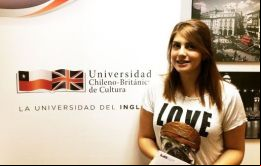 ”Las Islas Falklands es un lugar que siempre he querido conocer, ya que me interesa su cultura y la forma de vida que desarrollan en este archipiélago”, señaló la estudiante chilena Maritza Cárdenas.