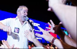 No hay credibilidad en alguien que llegó al poder por la puerta del fondo, por un golpe, que construyó una mentira, pida el voto del pueblo, defendió Lula