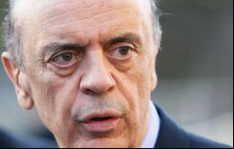 Serra solicitó su “exoneración” del cargo “con tristeza, por los problemas de salud” que dijo le “impiden mantener el ritmo de viajes internacionales”