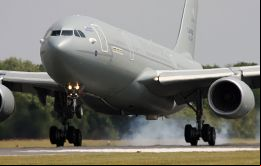 El puente aéreo Falklands MPA/Brize Norton en Inglaterra se cumple dos veces por semana y aparentemente algunos vuelos aterrizaron en Brasil