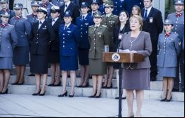 La nueva normativa fue promulgada durante un acto conmemorativo por el Día Internacional de la Mujer organizado por el Ministerio de Defensa