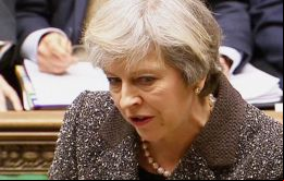 Ante la Cámara de los Comunes, la conservadora May afirmó hoy que “Escocia abandonará la UE, bien como parte del Reino Unido o bien sea independiente”.