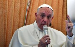 En su discurso mencionó siete veces la palabra “esperanza”, Francisco y evocó a los padres fundadores de la UE y su “apasionado compromiso por el bien común”. 