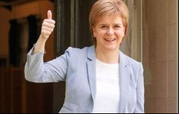 El legislativo escocés decidió por 69 votos a 59 darle a Sturgeon un mandato para lograr ante el Parlamento británico autorización para preparativos del  referéndum
