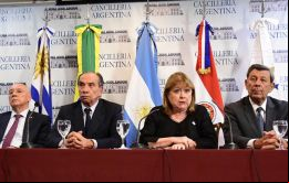 Susana Malcorra, leyó la declaración que consensuó con sus pares Rodolfo Nin Novoa (Uruguay), Eladio Loizaga (Paraguay) y Aloysio Nunes (Brasil). 