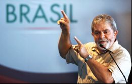 El ex presidente ganaría fácilmente la primera ronda de la votación, recibiendo un 30% de las preferencias de los consultados.