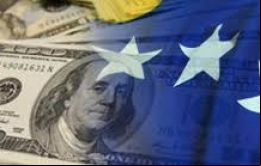 El gobierno chavista monopoliza las divisas y solo vende dólares a privados para importar productos como alimentos y medicinas, a una tasa 510 veces menor