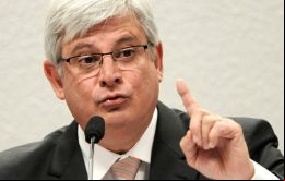 El fiscal Janot dijo que además del audio hay cuatro testimonios de delaciones premiadas de JBS, que acusan a Temer.