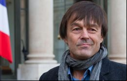 Anunciamos el fin de la venta de vehículos de gasolina y diesel para 2040, declaró Hulot, al presentar el plan clima del gobierno francés 