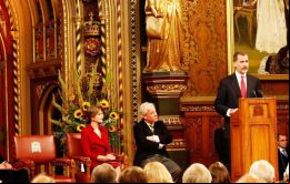 Felipe en su discurso ante el Parlamento enfatizó en el diálogo bilateral entre Londres y Madrid como el camino para abordar las diferencias sobre Gibraltar 