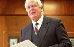 El legislador MLA Roger Edwards hizo una exposición ante la Comisión de la UE de la Cámara Alta en Londres