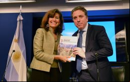 El trabajo fue presentado por la directora de Gabinete de la OCDE, Gabriela Ramos, y el ministro de Hacienda, Nicolás Dujovne
