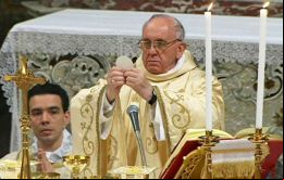 Jorge Bergoglio celebrará una misa masiva en cada ciudad que visite, el martes 16 de enero en, el 17 en la sureña Temuco y el 18 en la playa Lobito, en Iquique.