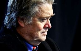 Bannon dejó Breitbart News hace un año para asumir la jefatura de la campaña a la Casa Blanca del ahora Presidente, Donald Trump, en un momento muy crítico