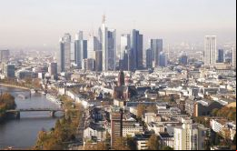 No es la City de Londres pero a lo mejor puede convertirse en una pequeña Londres, dijo Oliver Schwebel, presidente de Frankfurt Economic Development