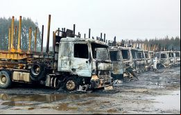 El ataque incendiario destruyó 29 camiones en la comuna en la región de Los Ríos, Patagonia chilena
