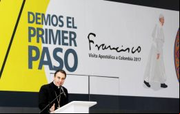Francisco explica que eligió el lema “Demos el primer paso” porque “nos recuerda que siempre se necesita dar un primer paso para cualquier actividad y proyecto