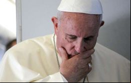 Aparentemente se trata de una campaña planeada por sectores ultraconservadores de la Iglesia, que buscan debilitar al Papa por errores teológicos 