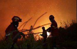 Casi 3.000 bomberos seguían movilizados para evitar que se reaviven algunos focos ígneos, pero la Protección Civil no señaló ningún siniestro activo “importante”