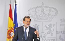  Tras un consejo de ministros extraordinario, Rajoy expuso la aplicación concreta del artículo 155 de la Constitución, nunca usado de lleno en 40 años de democracia