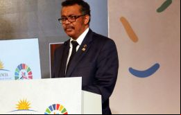 En Montevideo el director general de la OMS, Tedros Adhanom Ghebreyesus, anunció el nombramiento en una reunión sobre ENT, con Mugabe como invitado 