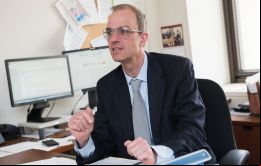 Esta recuperación parece cada vez más duradera, sostuvo el subdirector del departamento europeo del FMI, Joerg Decressin