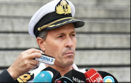 Estamos investigando una anomalía hidroacústica cerca de la posición reportada horas antes por el submarino desaparecido ARA San Juan”, dijo Balbi