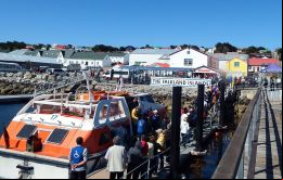 Un día muy atareado en las Falklands con varios cruceros coincidiendo en Stanley 
