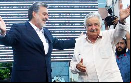 Guillier junto al ex presidente uruguayo Mujica, cerró su campaña regional para alcanzar la presidencia de Chile 