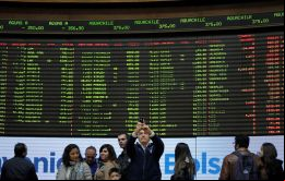 El viernes, último día hábil del año, el índice IPSA, que agrupa a las 40 acciones líderes del parqué chileno, aumentó un marginal 0,25%