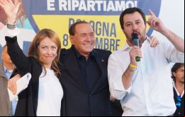 La reunión incluyó a Silvio Berlusconi (Forza Italia), Matteo Salvini (Liga Norte) y Giorgia Meloni (Fratelli d'Italia), que se celebró en la ciudad de Árcore. (AFP)