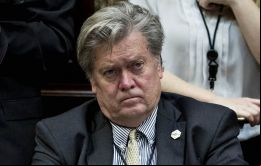 Stephen Bannon ha dado un paso atrás en Breitbart News, donde ha servido como director ejecutivo desde 2012, afirmó el medio digital