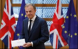 Los presidentes del Consejo Europeo, Donald Tusk, y de la CE Jean-Claude Juncker, abrían hoy la puerta para que el Reino Unido continúe dentro del bloque