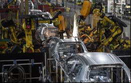 Peugeot ya ha empezado a recortar empleos en la planta Vauxhall, una medida que apunta a reducir la nómina en un tercio o en 650 puestos de trabajo